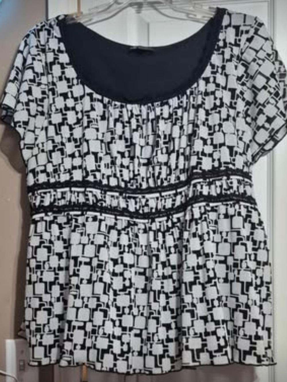 I.N. Studio Black and White Geometric Scoop Neck Blouse